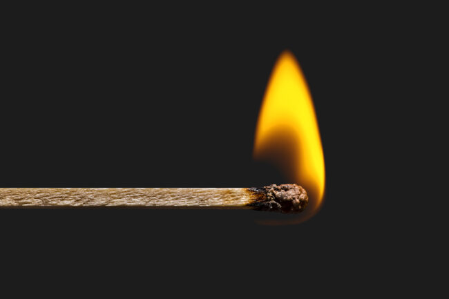 Progettare sistemi di prevenzione incendi efficaci e sicuri richiede esperienza e competenze che sono il frutto di approfonditi studi nel campo dell’ingegneria antincendio.